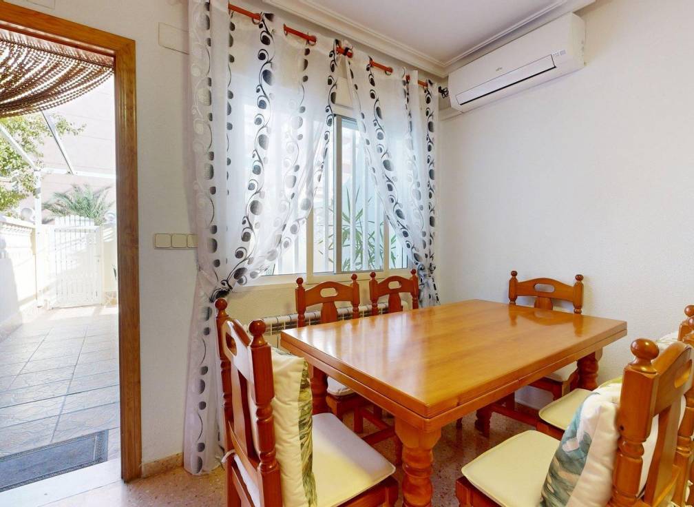 Resale - Townhouse - Arenales del Sol