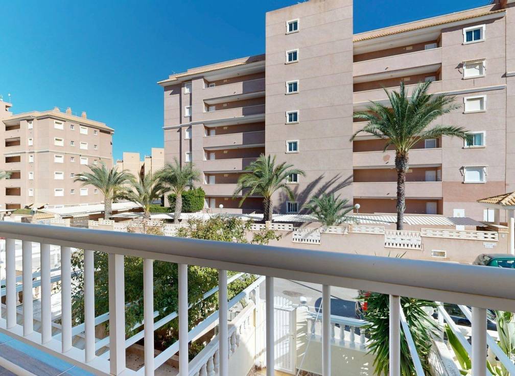 Resale - Townhouse - Arenales del Sol