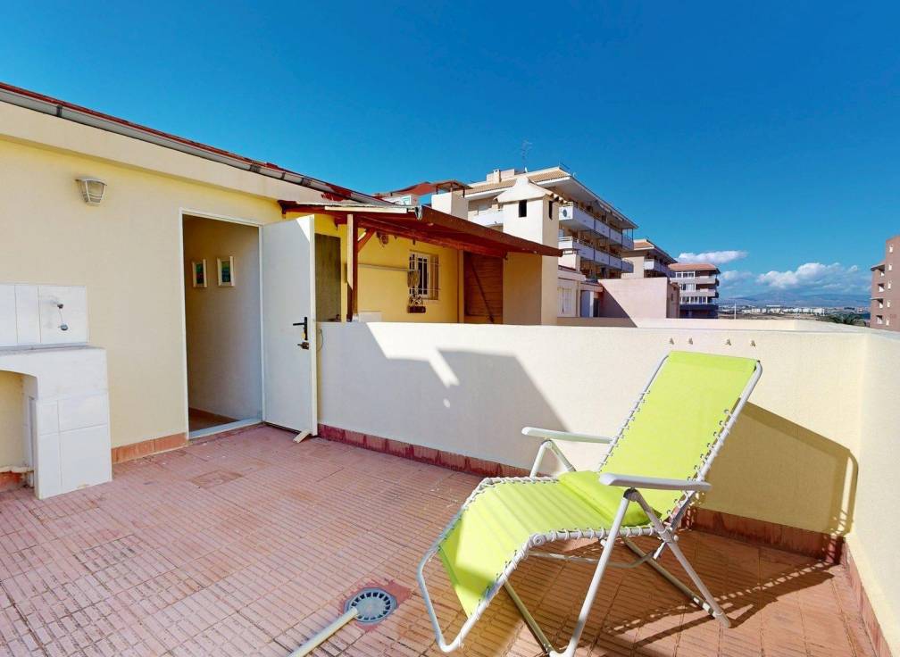 Resale - Townhouse - Arenales del Sol