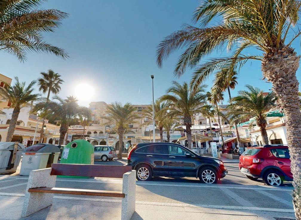 Resale - Townhouse - Arenales del Sol