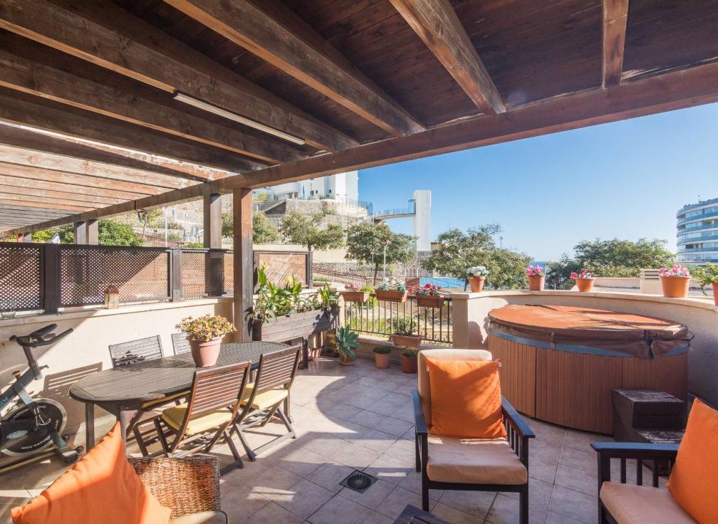 Resale - Townhouse - Arenales del Sol