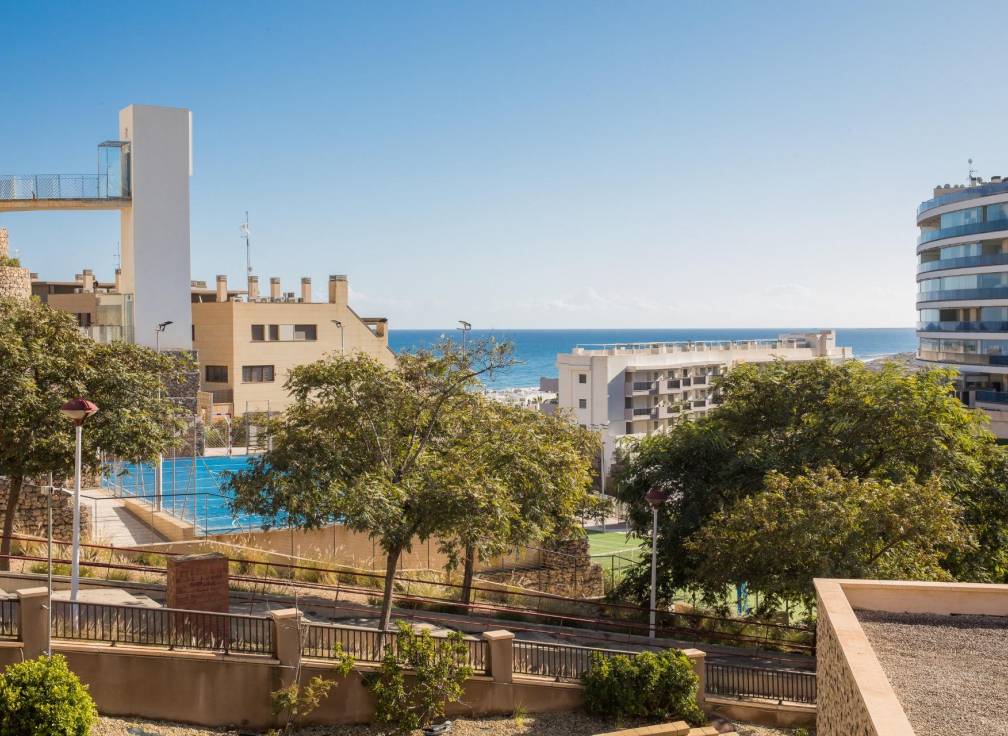 Resale - Townhouse - Arenales del Sol