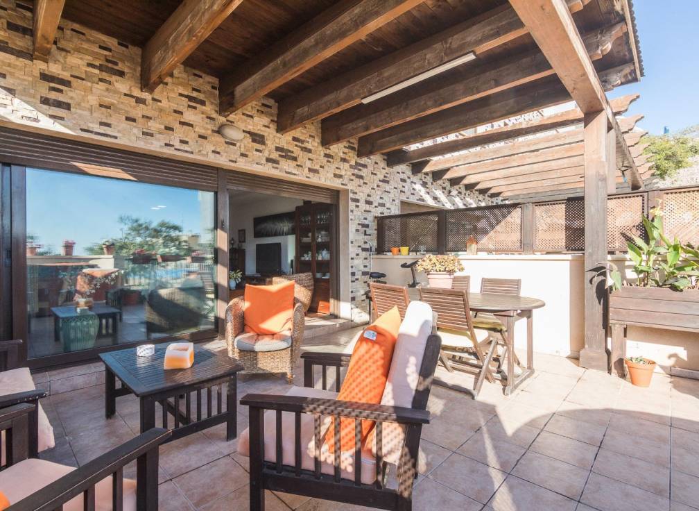 Resale - Townhouse - Arenales del Sol