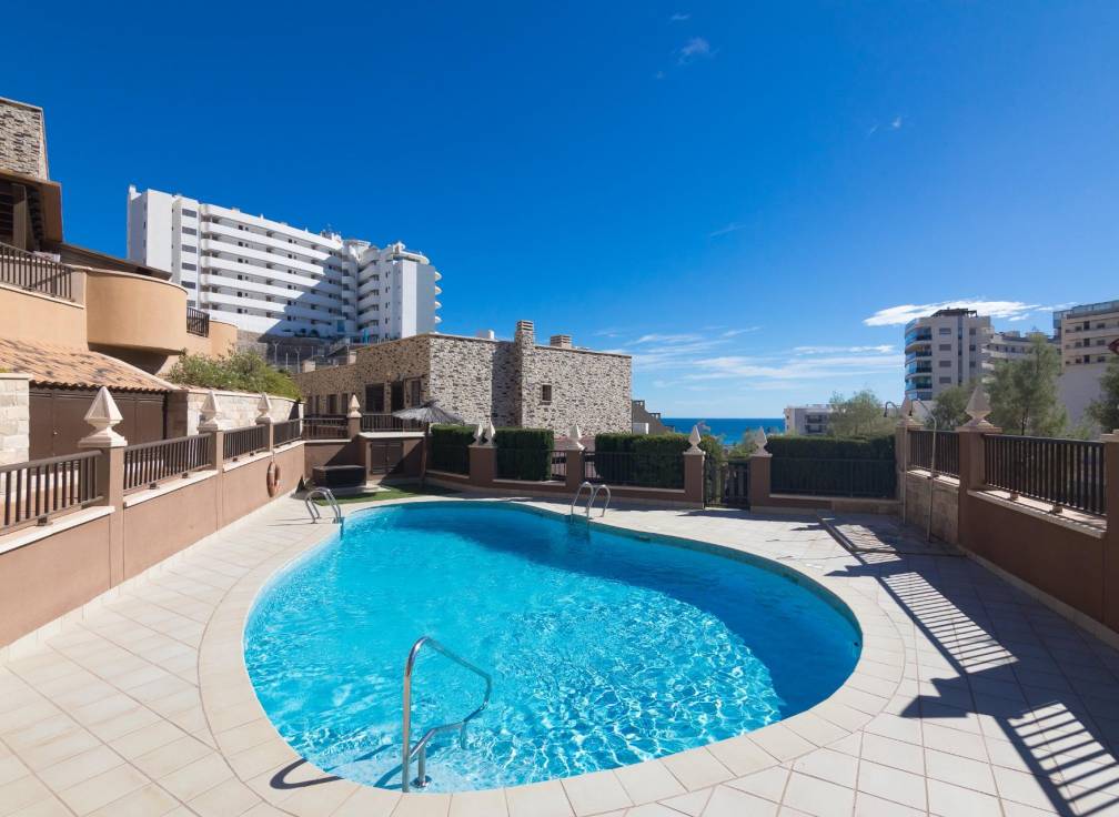 Resale - Townhouse - Arenales del Sol