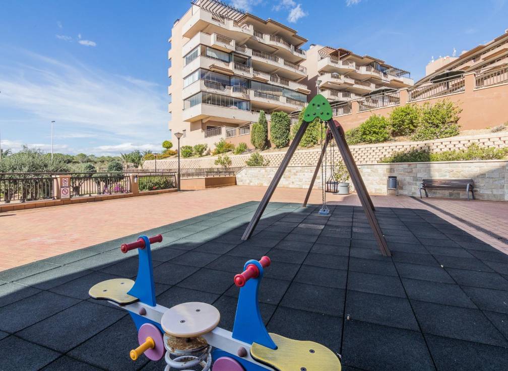 Resale - Townhouse - Arenales del Sol