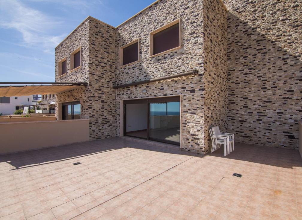 Resale - Townhouse - Arenales del Sol