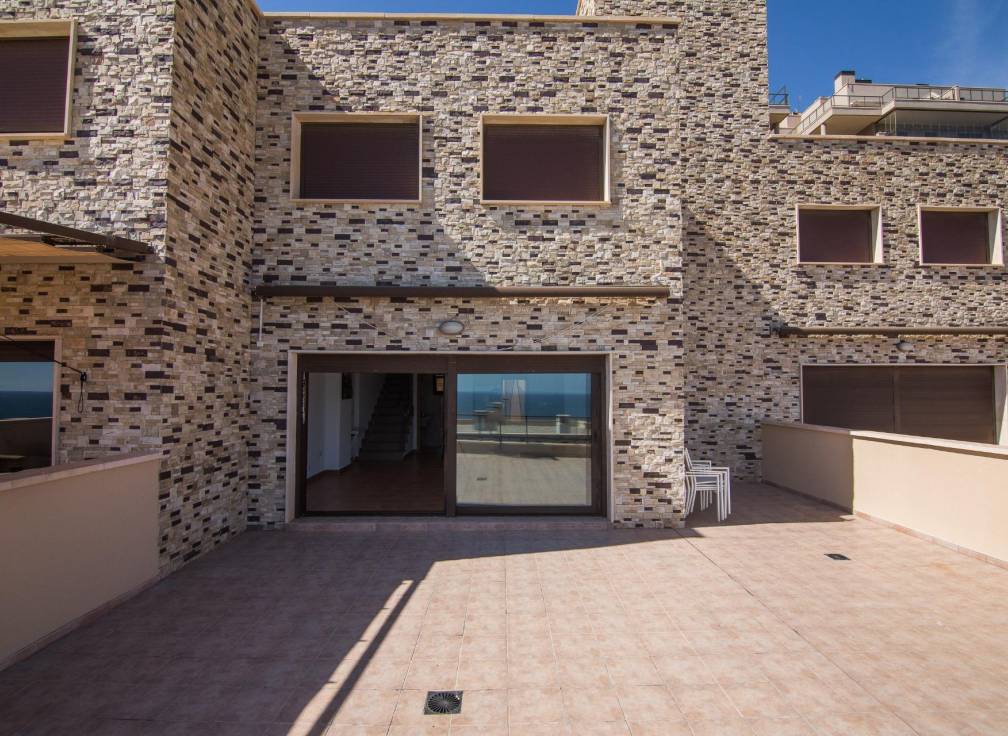 Resale - Townhouse - Arenales del Sol