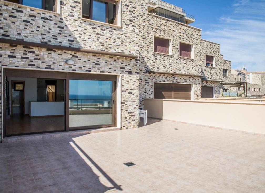 Resale - Townhouse - Arenales del Sol
