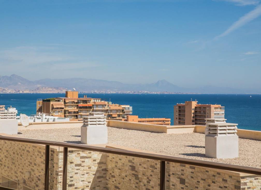 Resale - Townhouse - Arenales del Sol