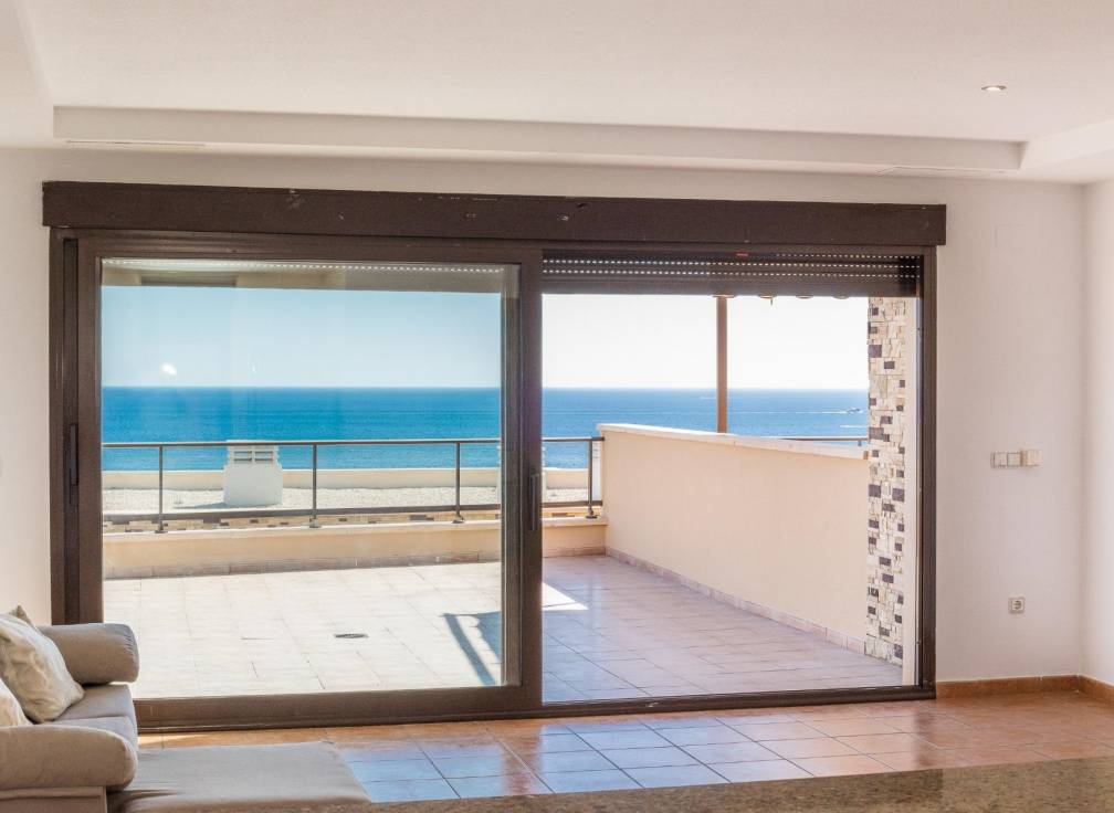 Resale - Townhouse - Arenales del Sol