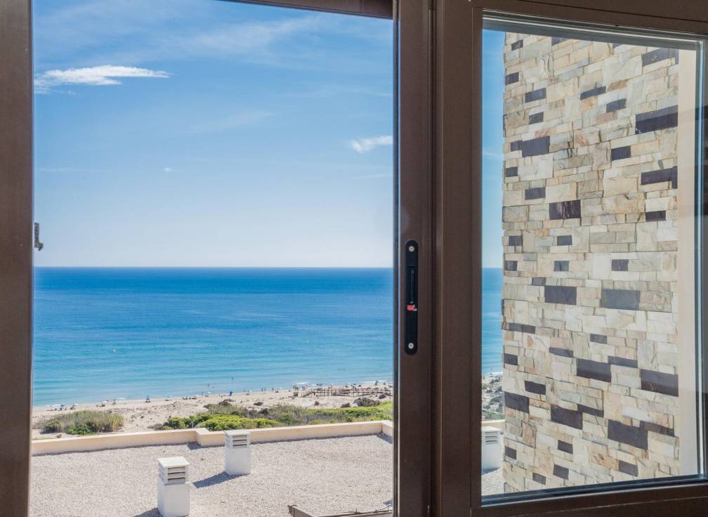 Resale - Townhouse - Arenales del Sol