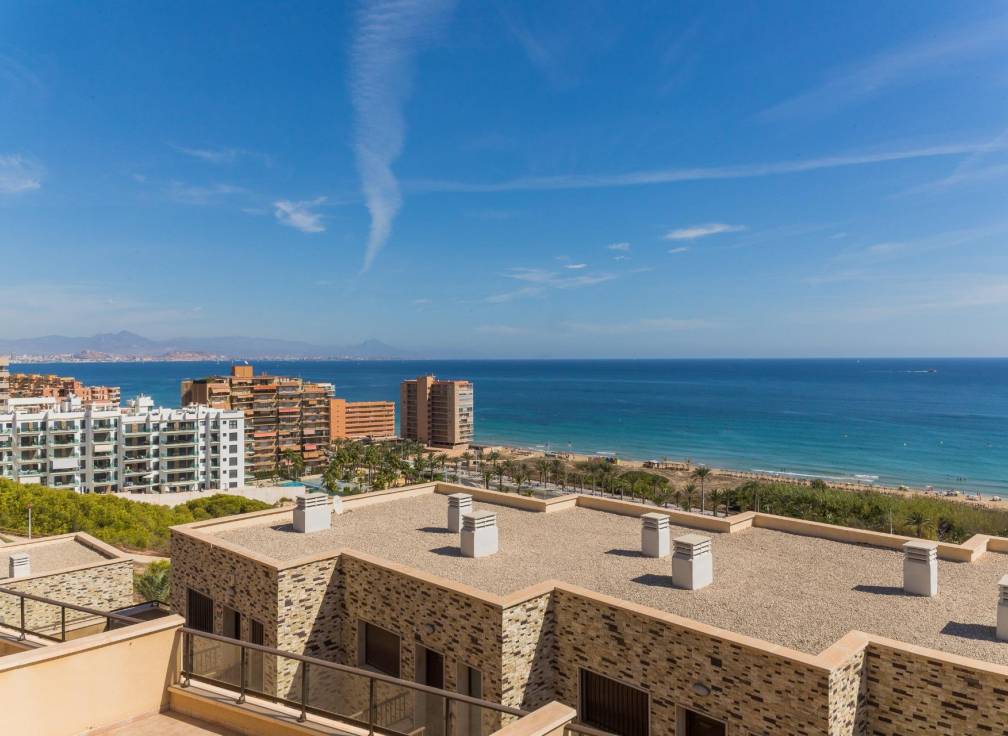 Resale - Townhouse - Arenales del Sol