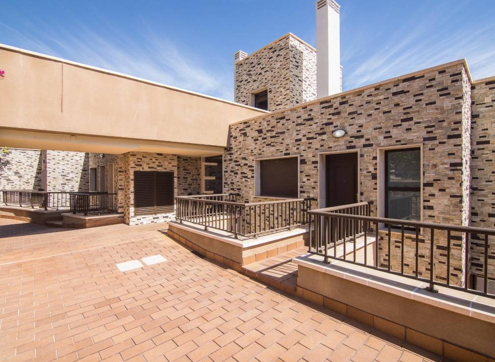 Resale - Townhouse - Arenales del Sol