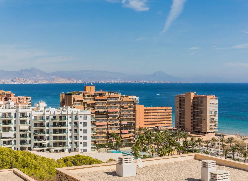 Resale - Townhouse - Arenales del Sol