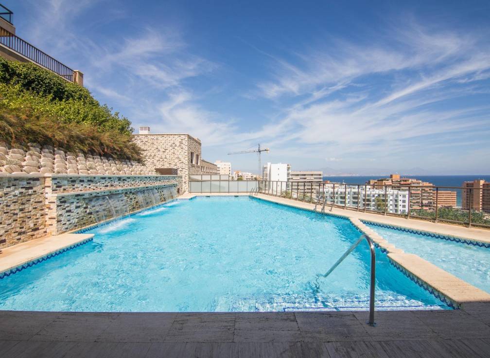 Resale - Townhouse - Arenales del Sol