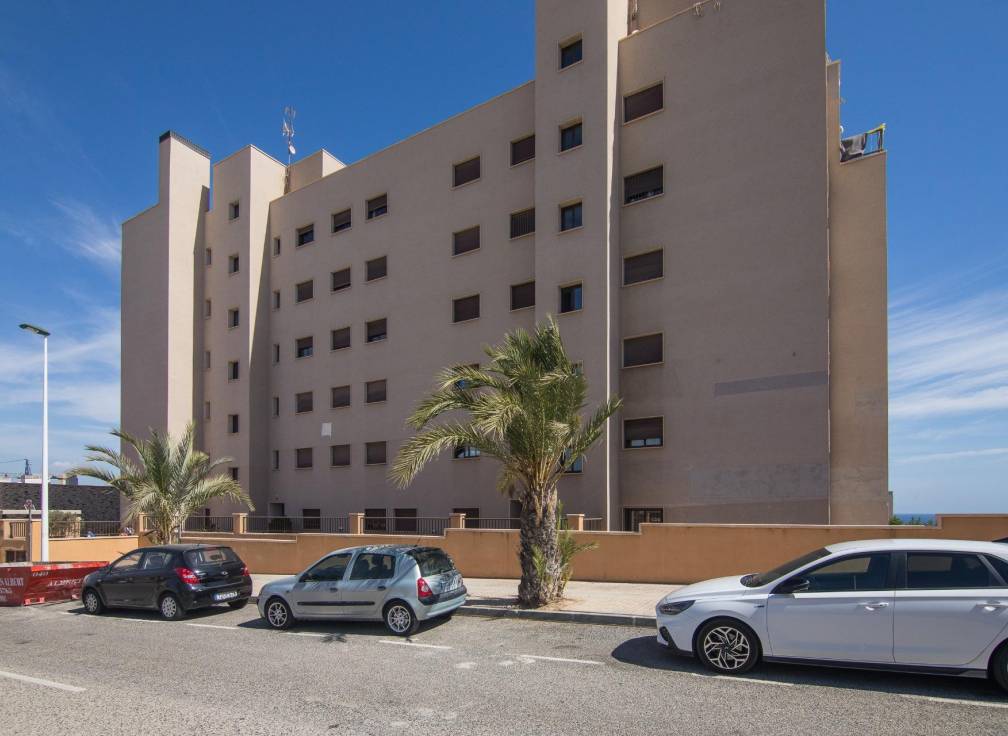 Resale - Townhouse - Arenales del Sol