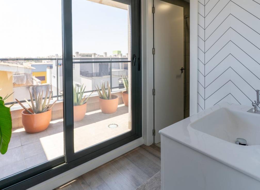 Resale - Townhouse - Santa Pola - Eroski