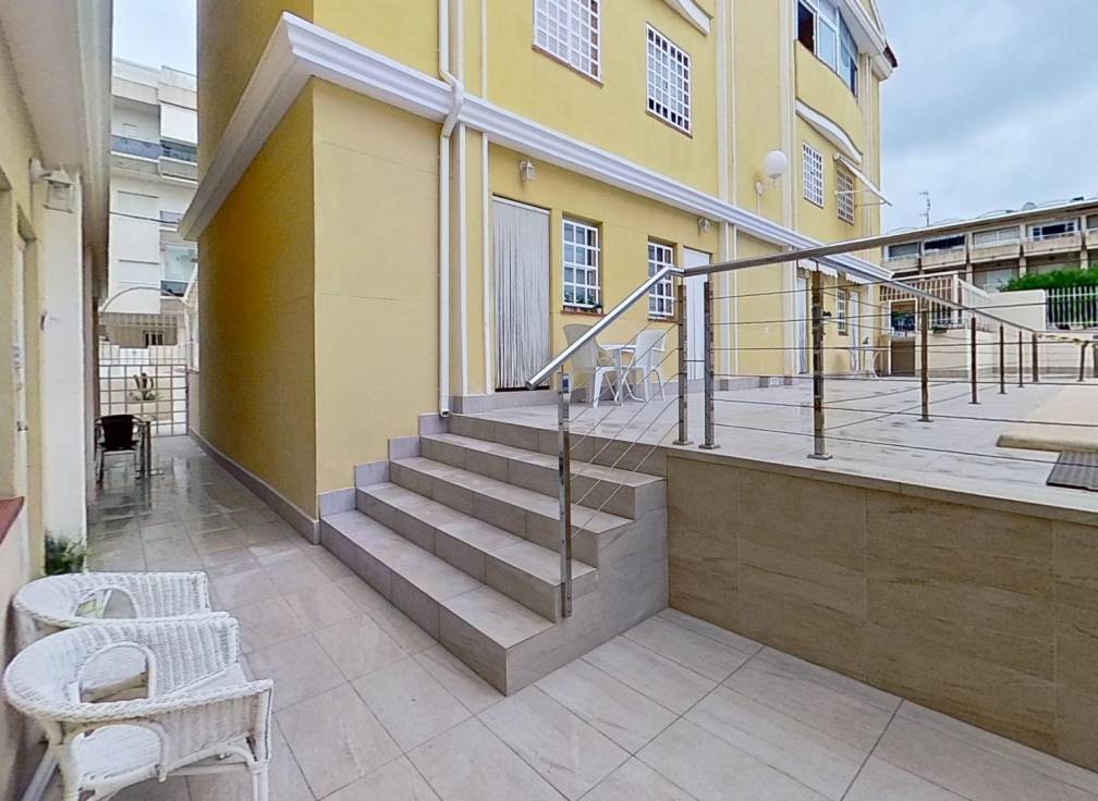 Resale - Townhouse - Santa Pola - Santiago bernabeu