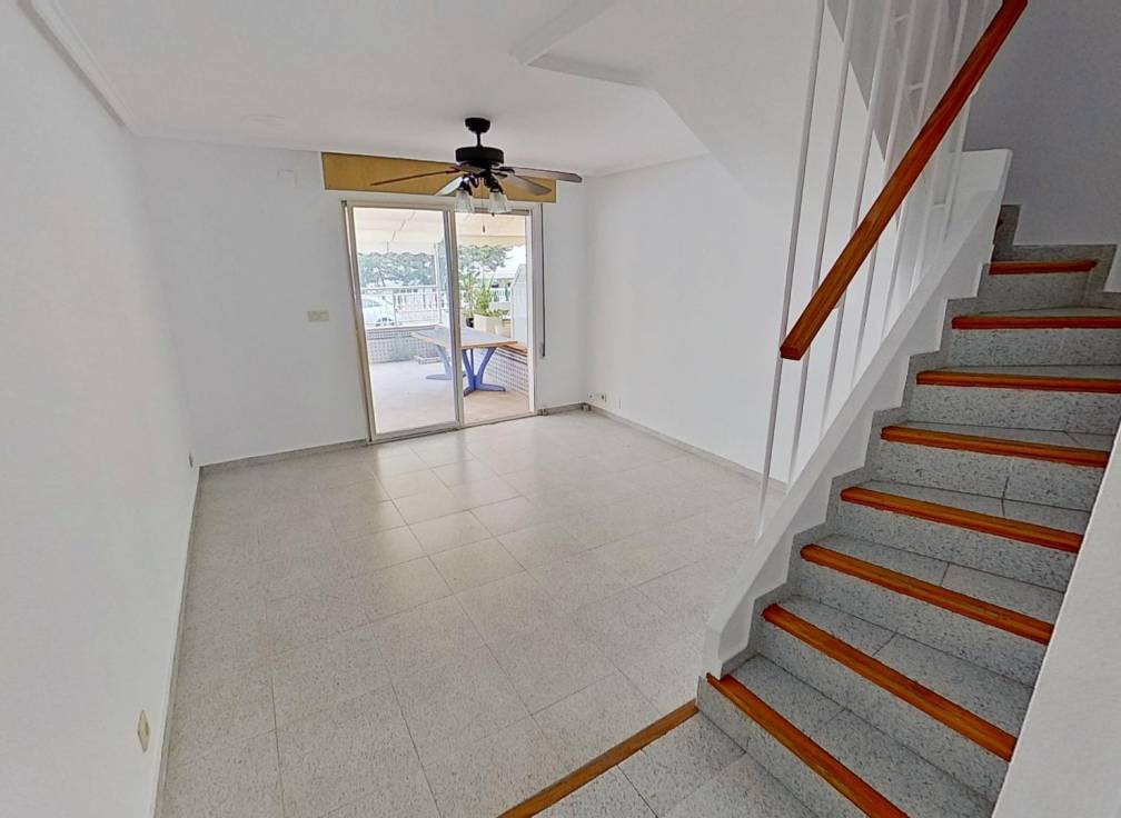 Resale - Townhouse - Santa Pola - Santiago bernabeu