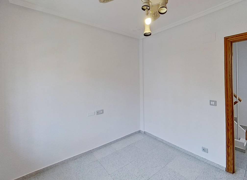 Resale - Townhouse - Santa Pola - Santiago bernabeu