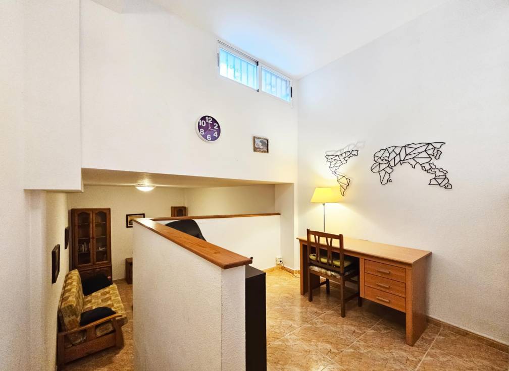 Resale - Townhouse - Santa Pola - Santiago bernabeu