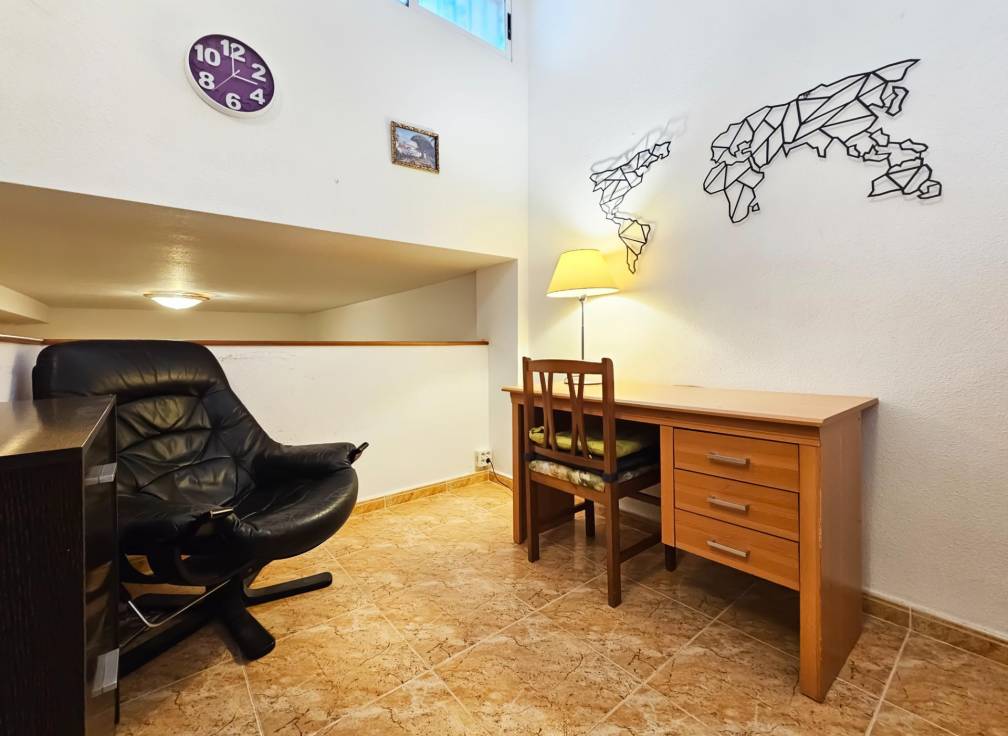 Resale - Townhouse - Santa Pola - Santiago bernabeu