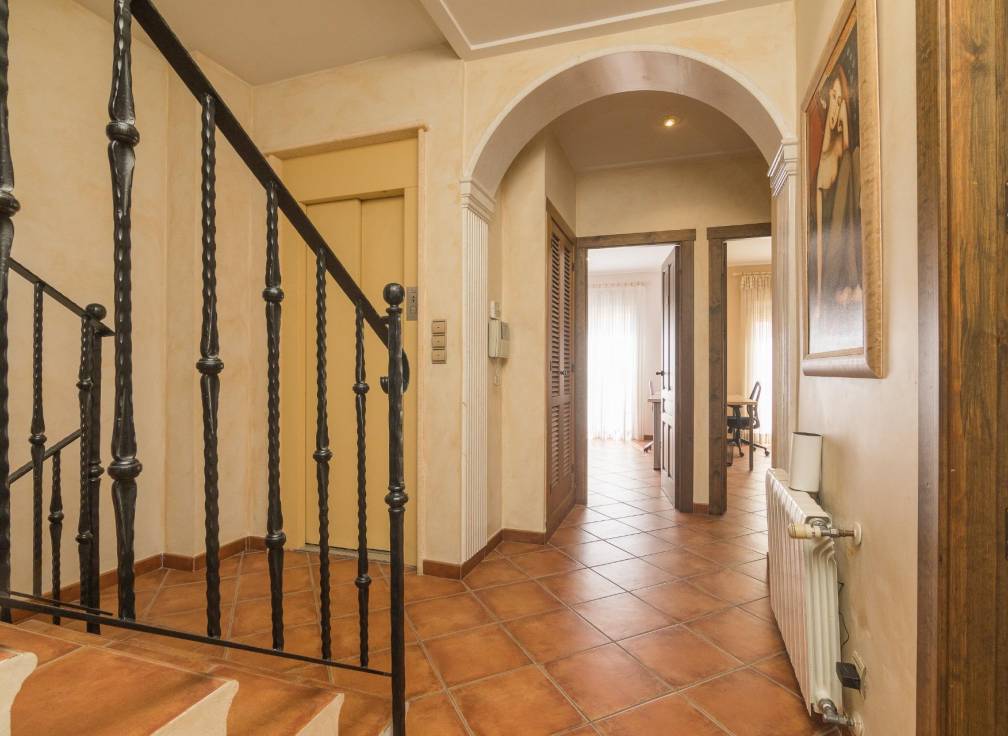 Resale - Triplex - Elche - Corazon de Jesus