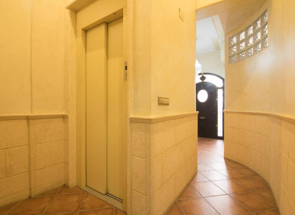 Resale - Triplex - Elche - Corazon de Jesus