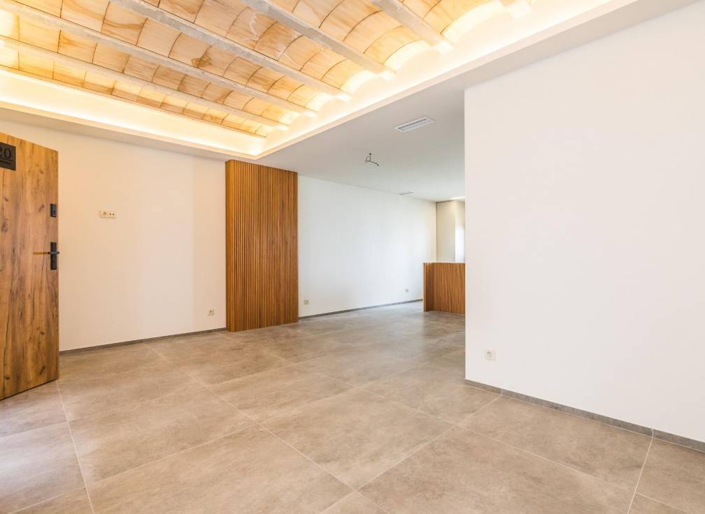 Resale - Triplex - Elche - Raval - Puertas Coloradas