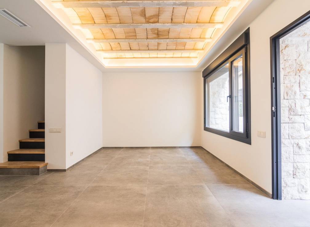 Resale - Triplex - Elche - Raval - Puertas Coloradas