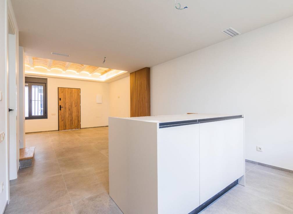 Resale - Triplex - Elche - Raval - Puertas Coloradas