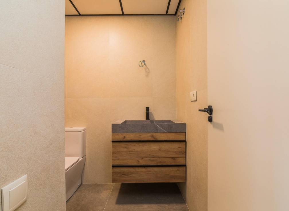 Resale - Triplex - Elche - Raval - Puertas Coloradas