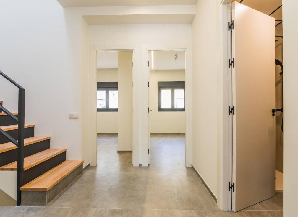 Resale - Triplex - Elche - Raval - Puertas Coloradas