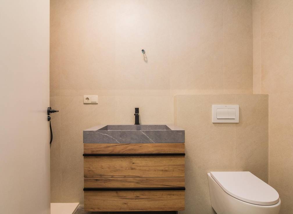 Resale - Triplex - Elche - Raval - Puertas Coloradas