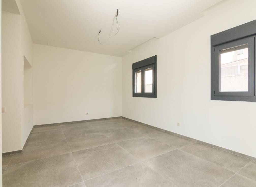 Resale - Triplex - Elche - Raval - Puertas Coloradas