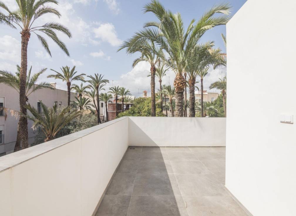 Resale - Triplex - Elche - Raval - Puertas Coloradas