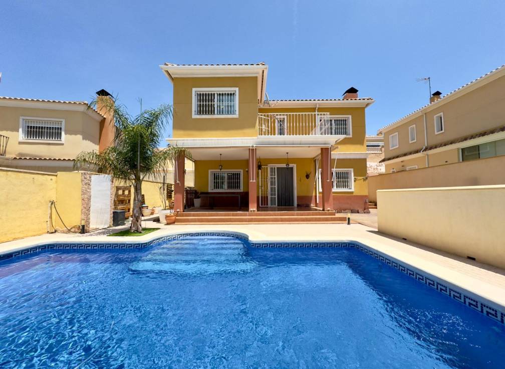 Resale - Villa - Aspe - Santa Elena