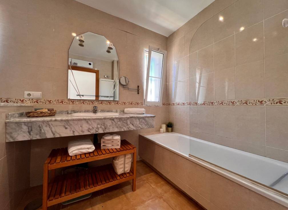 Resale - Villa - Aspe - Santa Elena