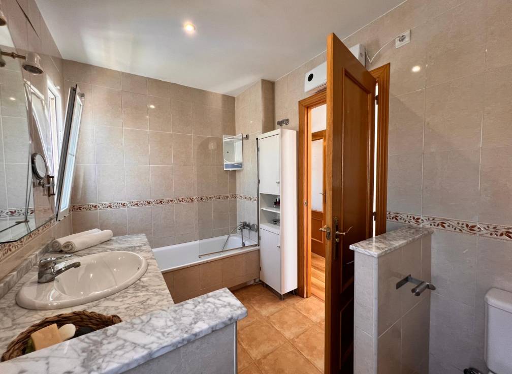 Resale - Villa - Aspe - Santa Elena