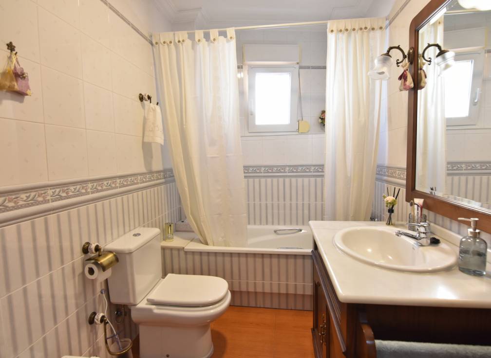 Resale - Villa - Aspe