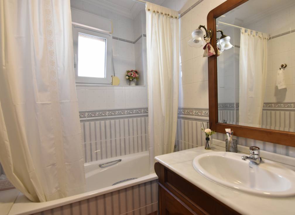 Resale - Villa - Aspe