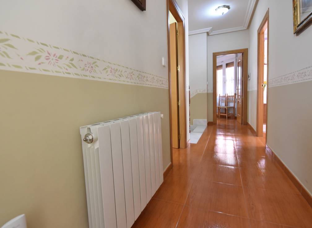 Resale - Villa - Aspe