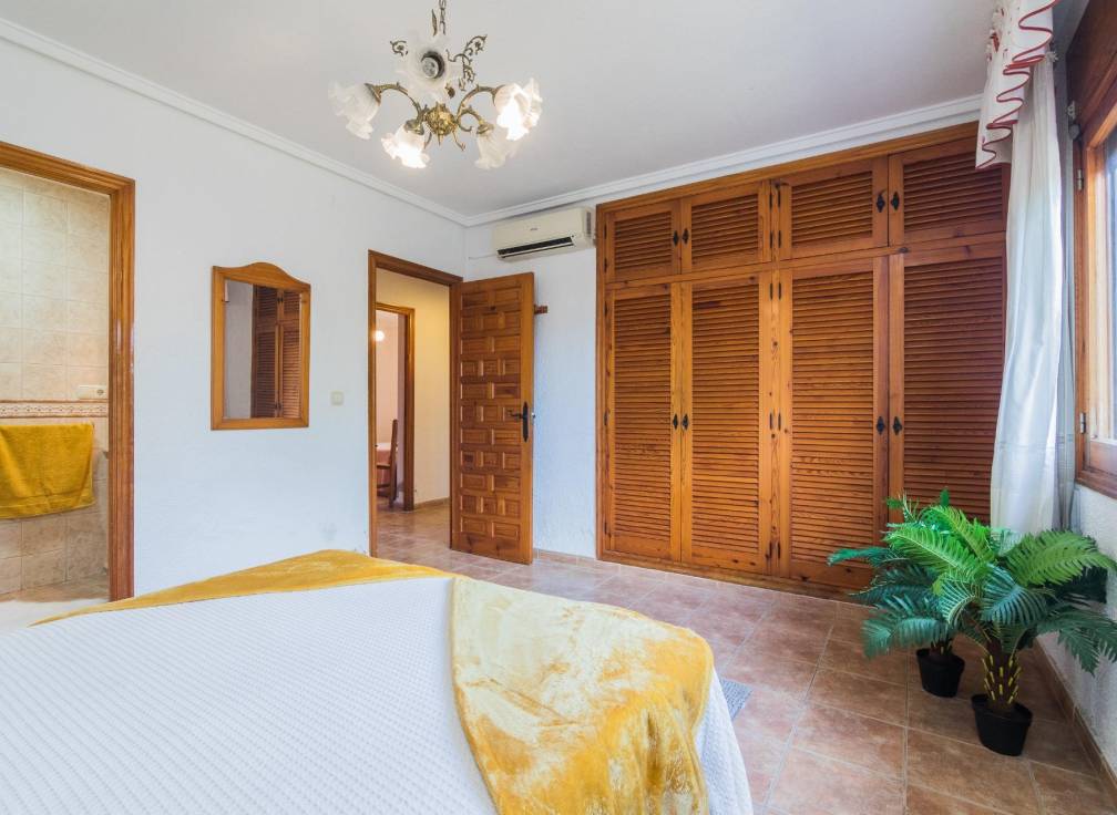 Resale - Villa - Crevillent - Comunidad valenciana