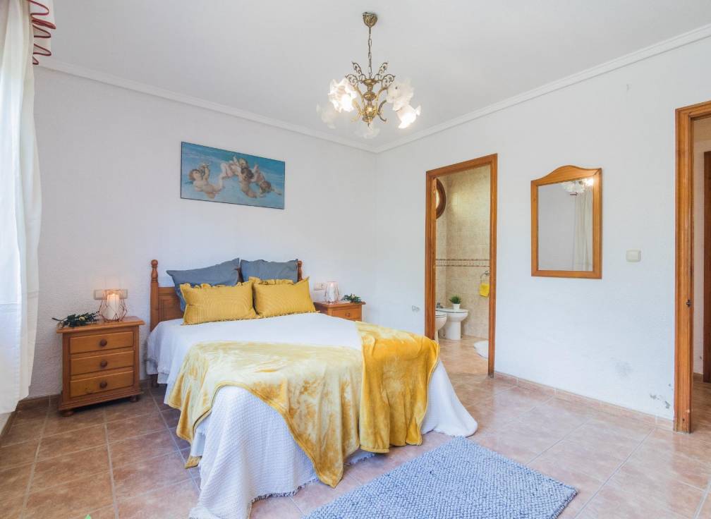 Resale - Villa - Crevillent - Comunidad valenciana