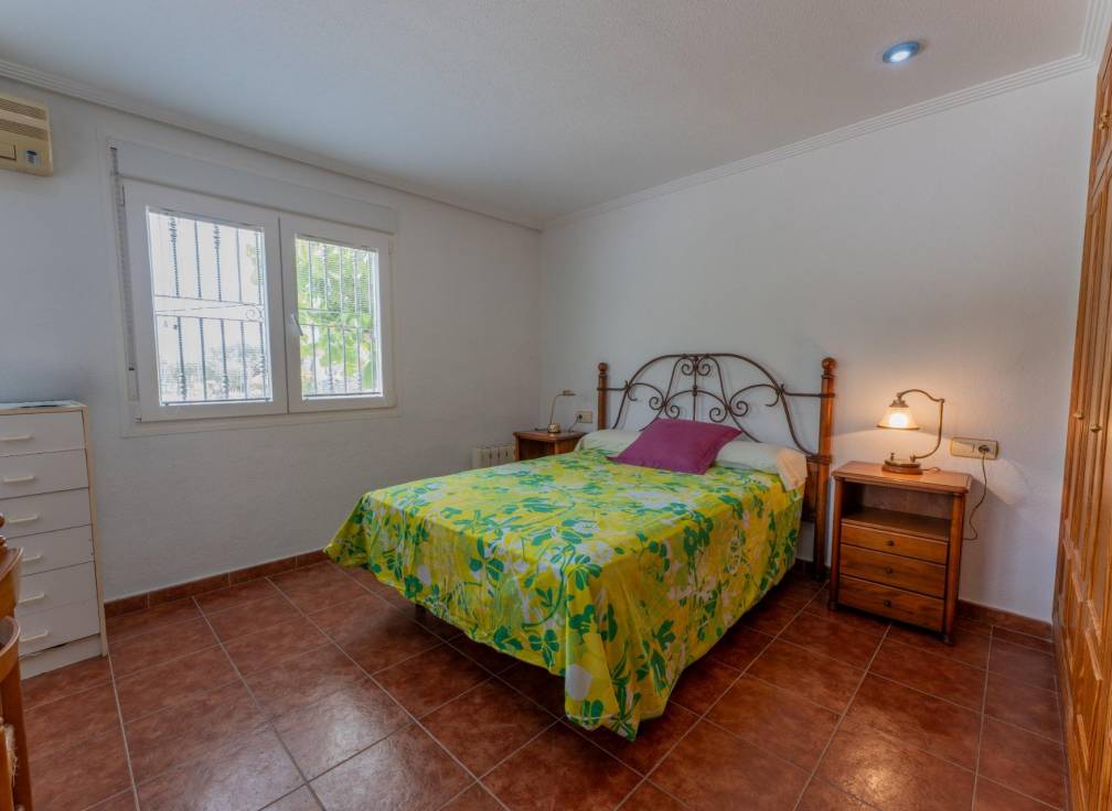 Resale - Villa - Crevillent - DERRAMADOR