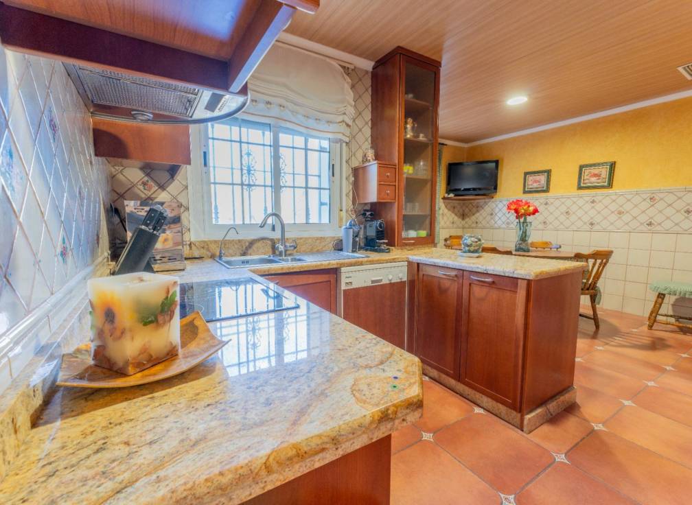 Resale - Villa - Elche Pedanías - Jubalcoy