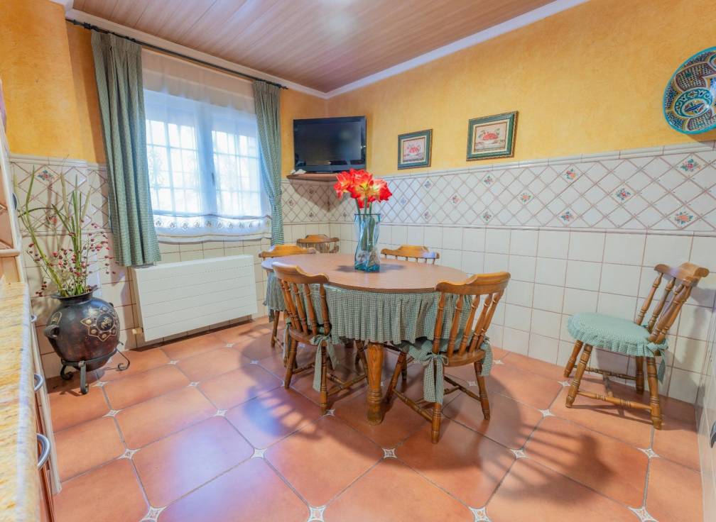 Resale - Villa - Elche Pedanías - Jubalcoy