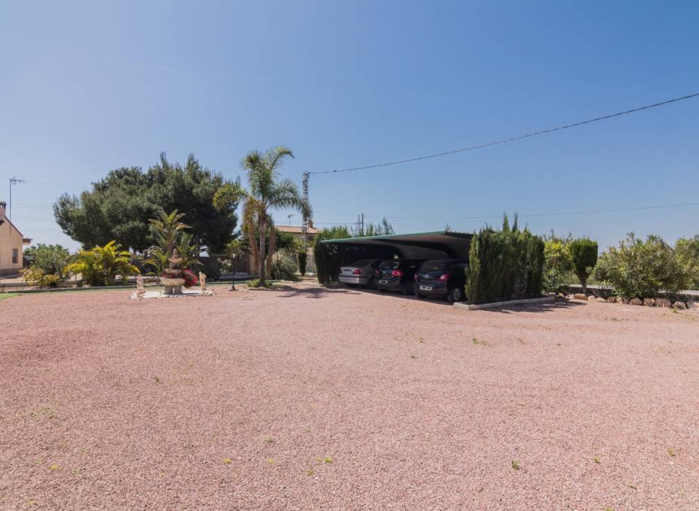 Resale - Villa - Elche