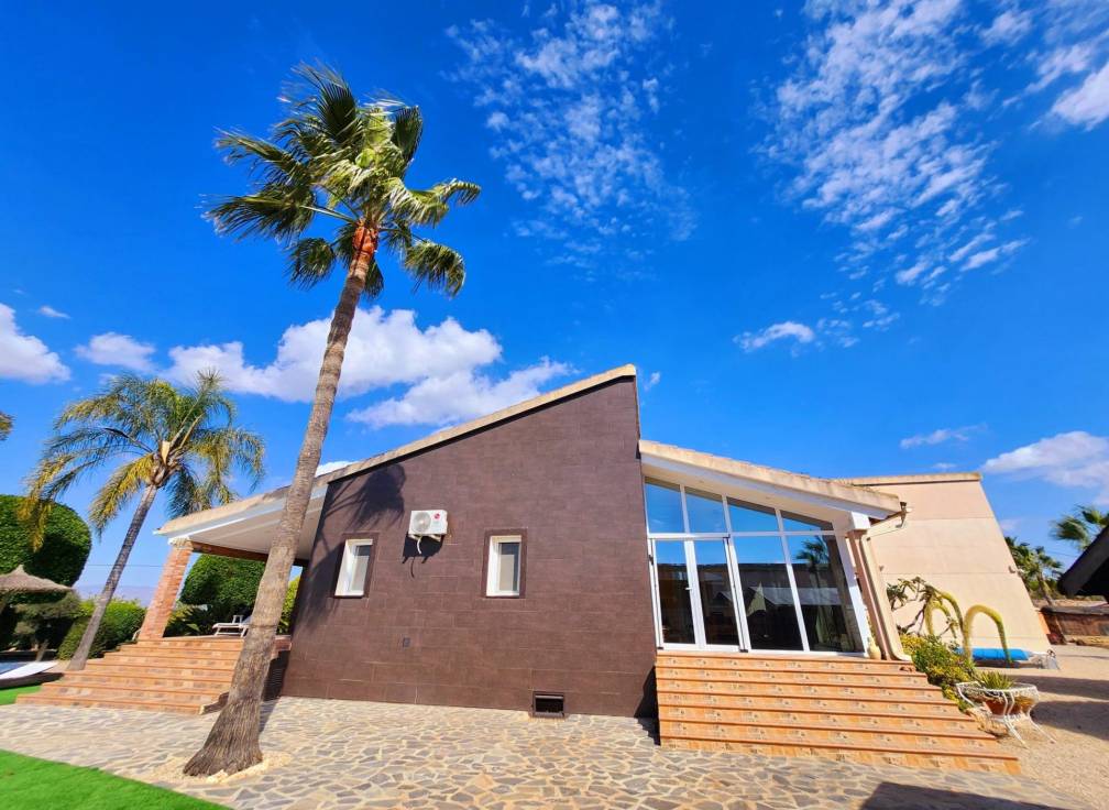 Resale - Villa - Jacarilla