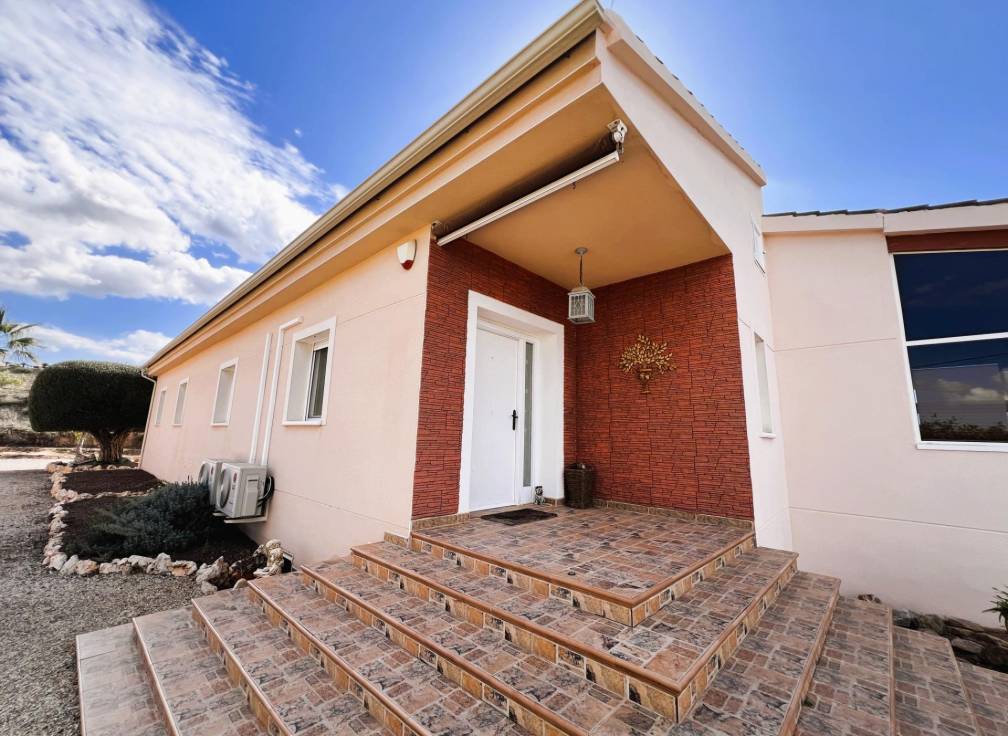 Resale - Villa - Jacarilla
